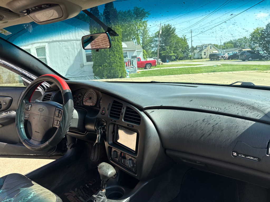 2002 Chevrolet Monte Carlo Image 14