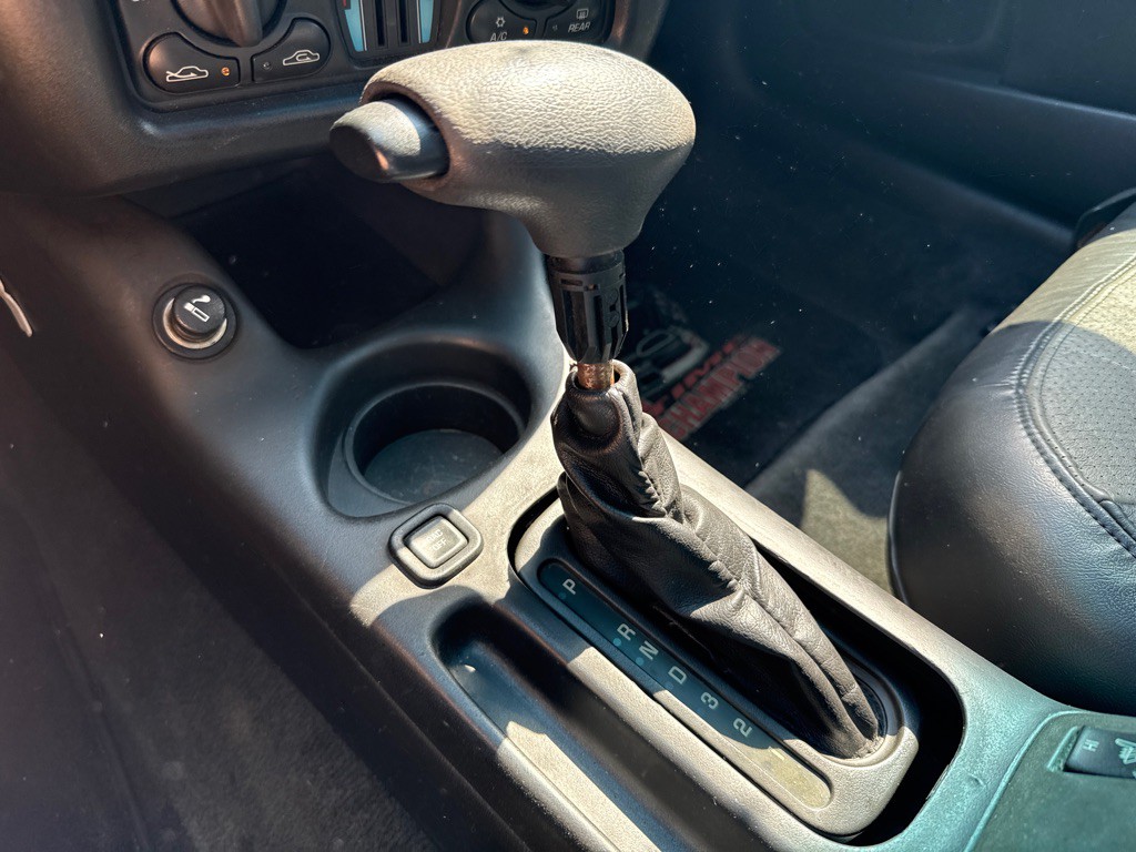 2002 Chevrolet Monte Carlo Image 20