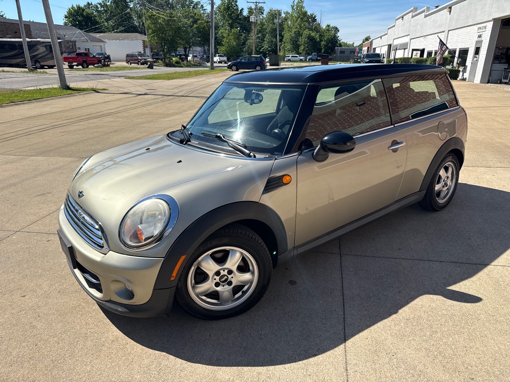 2009 MINI Cooper Image 1