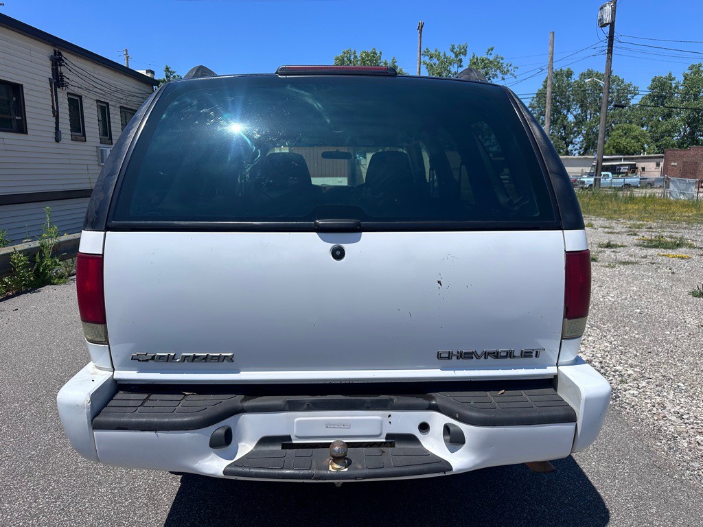 2003 Chevrolet Blazer Image 3