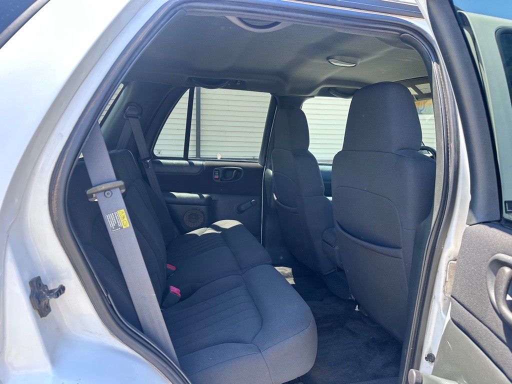 2003 Chevrolet Blazer Image 10