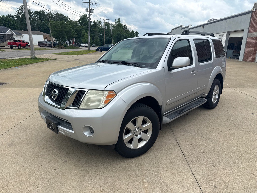 2010 Nissan Pathfinder Image 1
