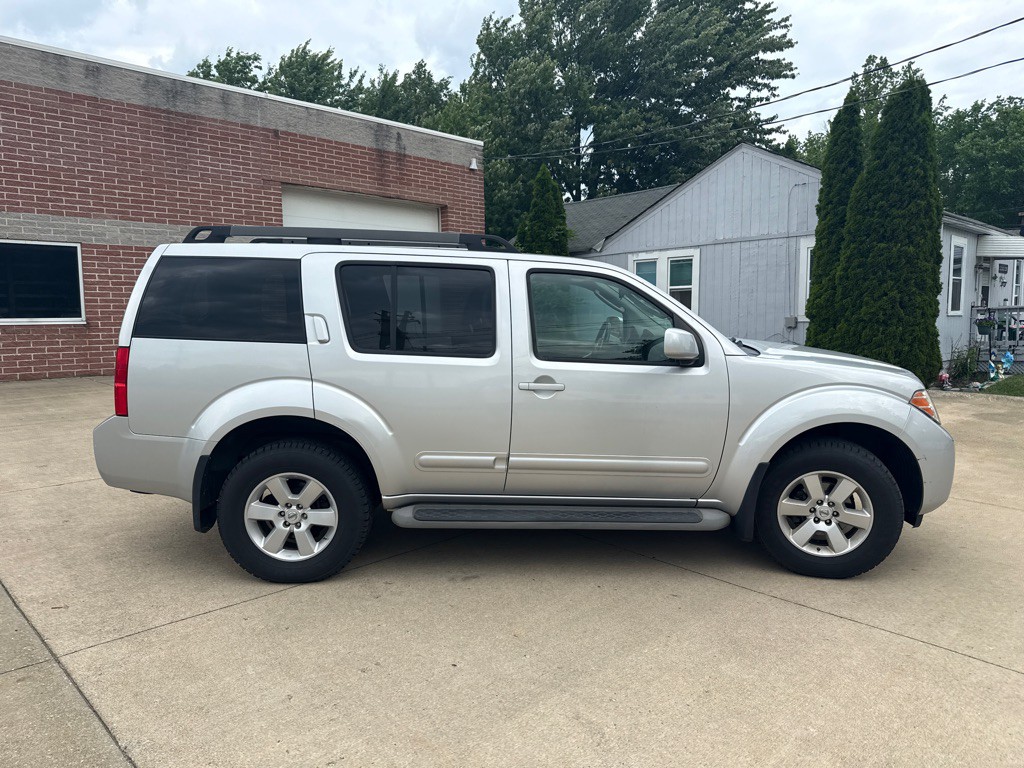 2010 Nissan Pathfinder Image 4