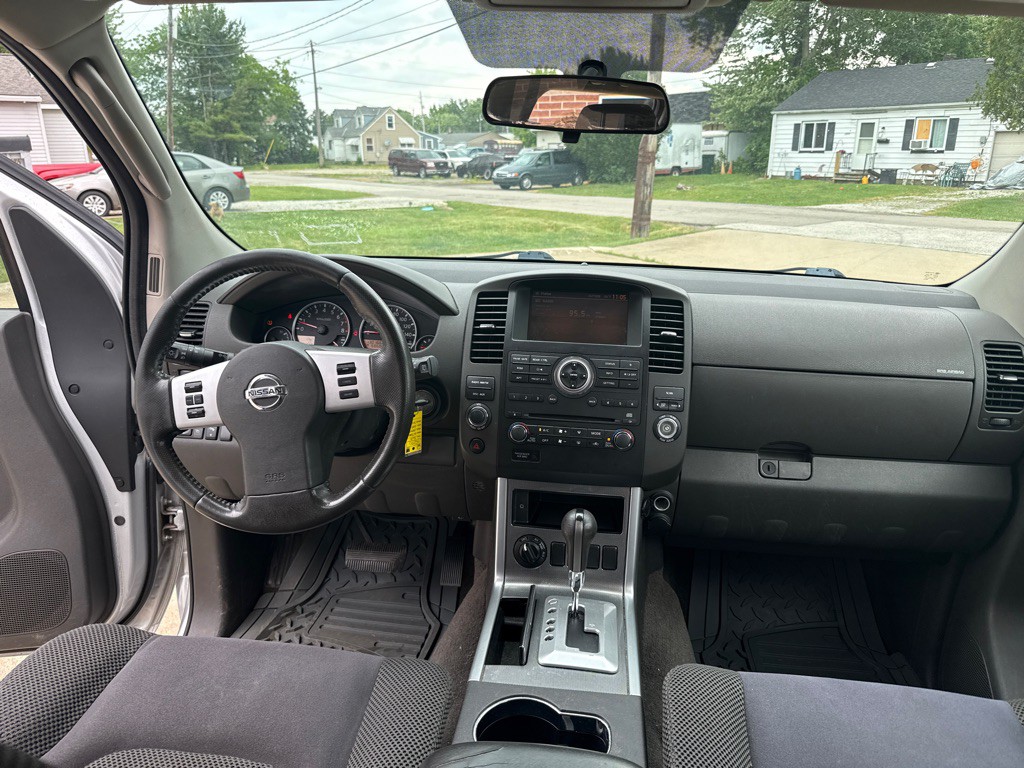 2010 Nissan Pathfinder Image 9