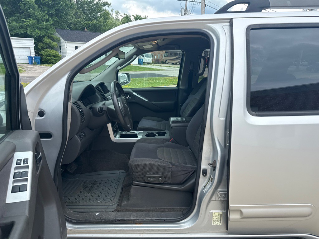 2010 Nissan Pathfinder Image 10