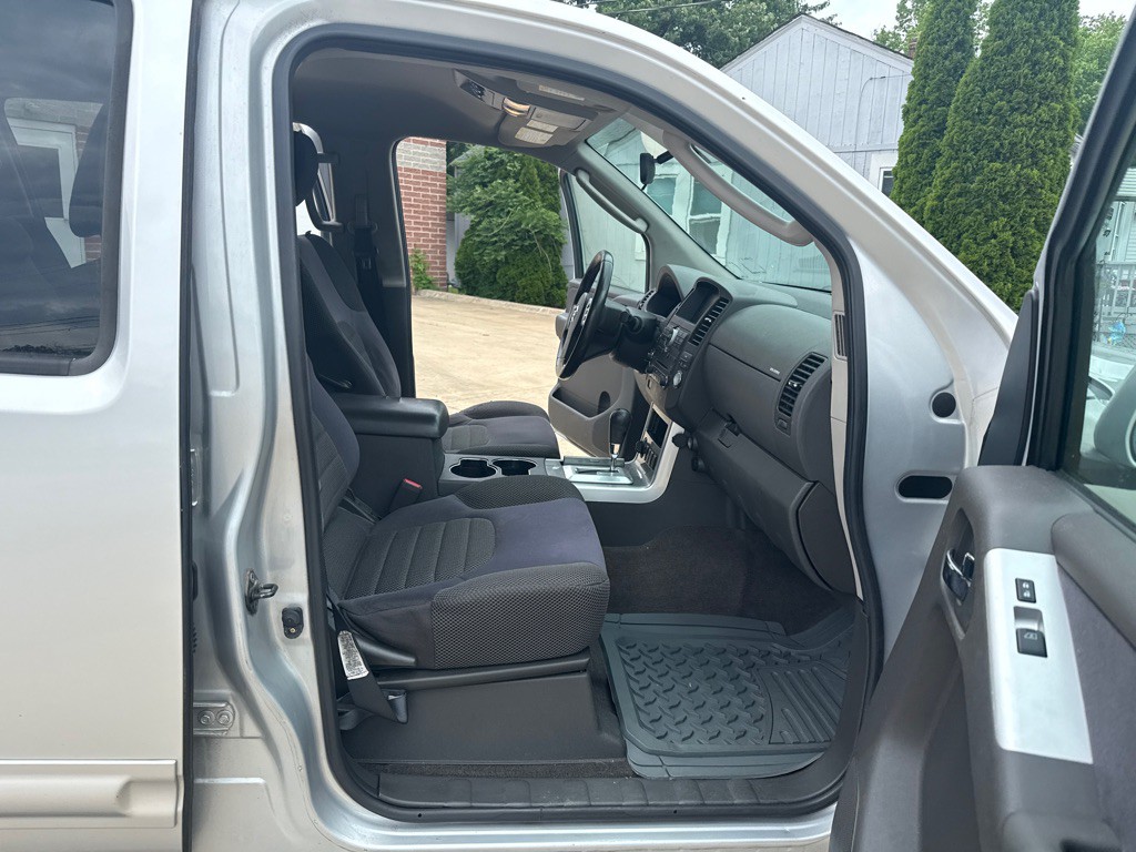 2010 Nissan Pathfinder Image 11
