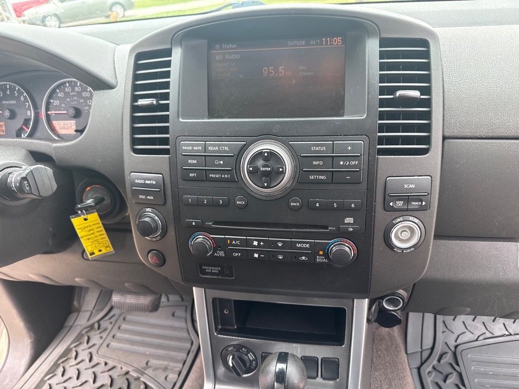 2010 Nissan Pathfinder Image 15