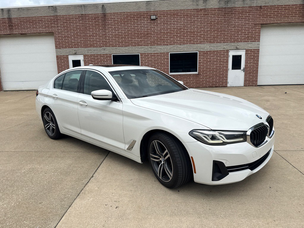 2021 BMW 5 Series Image 3