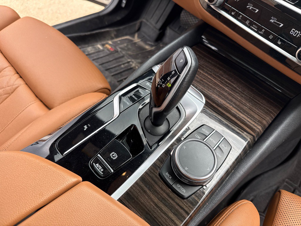 2021 BMW 5 Series Image 20