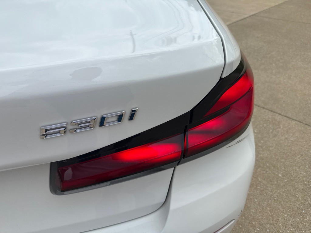 2021 BMW 5 Series Image 23