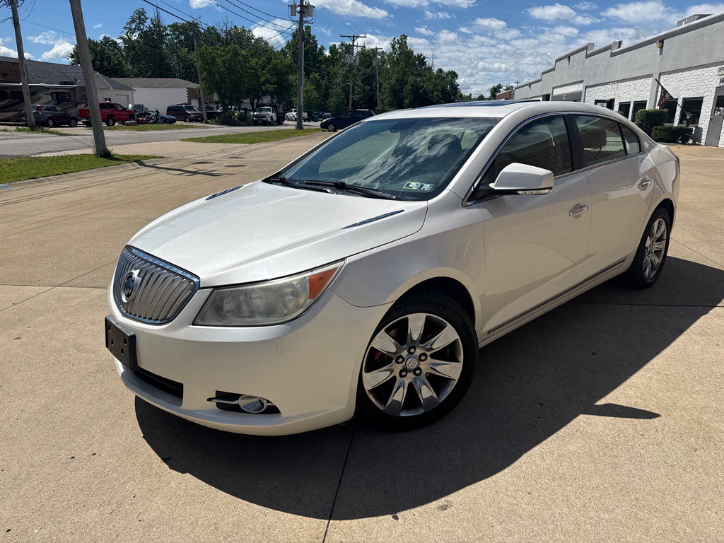 2011 Buick Lacrosse Image 1