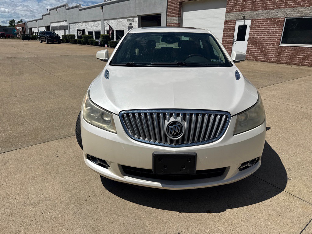 2011 Buick Lacrosse Image 2