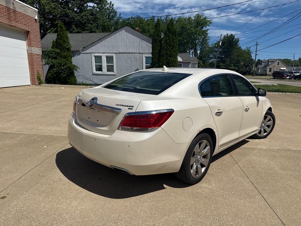 2011 Buick Lacrosse Image 6