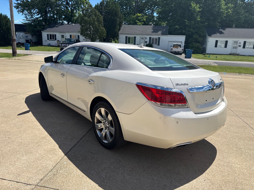 2011 Buick Lacrosse Image 8