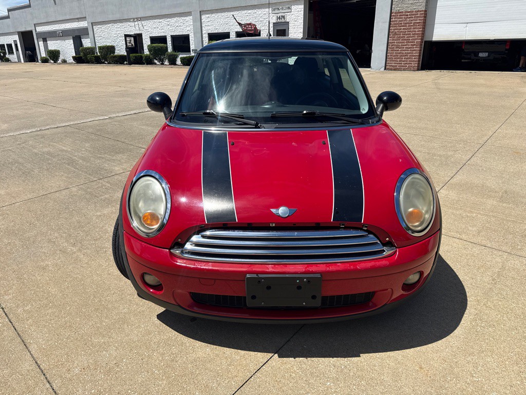 2008 MINI Cooper Image 2