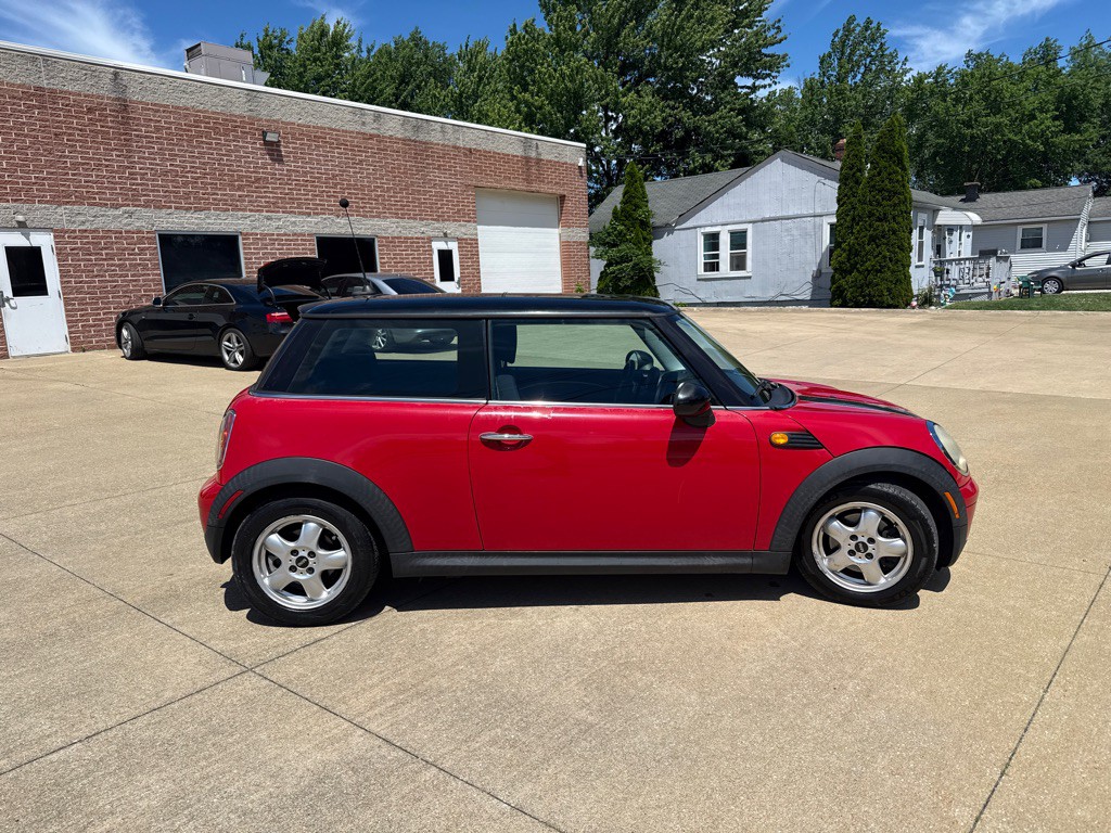 2008 MINI Cooper Image 4