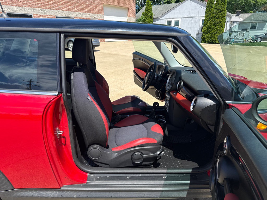 2008 MINI Cooper Image 10