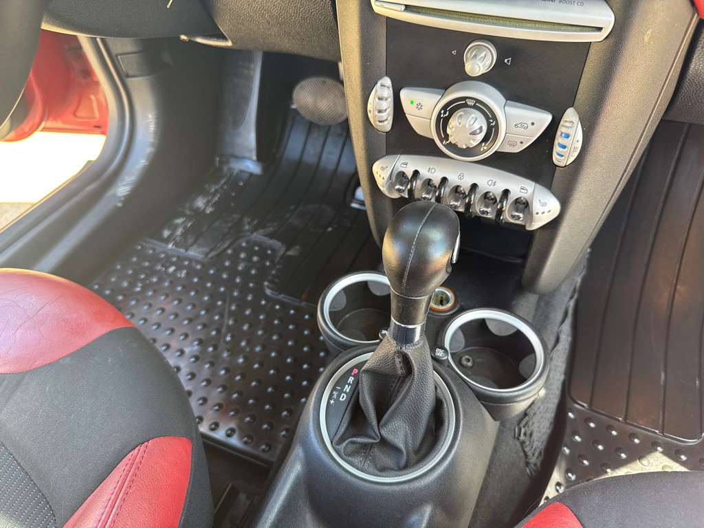 2008 MINI Cooper Image 15