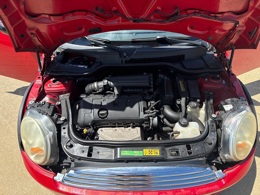 2008 MINI Cooper Image 17