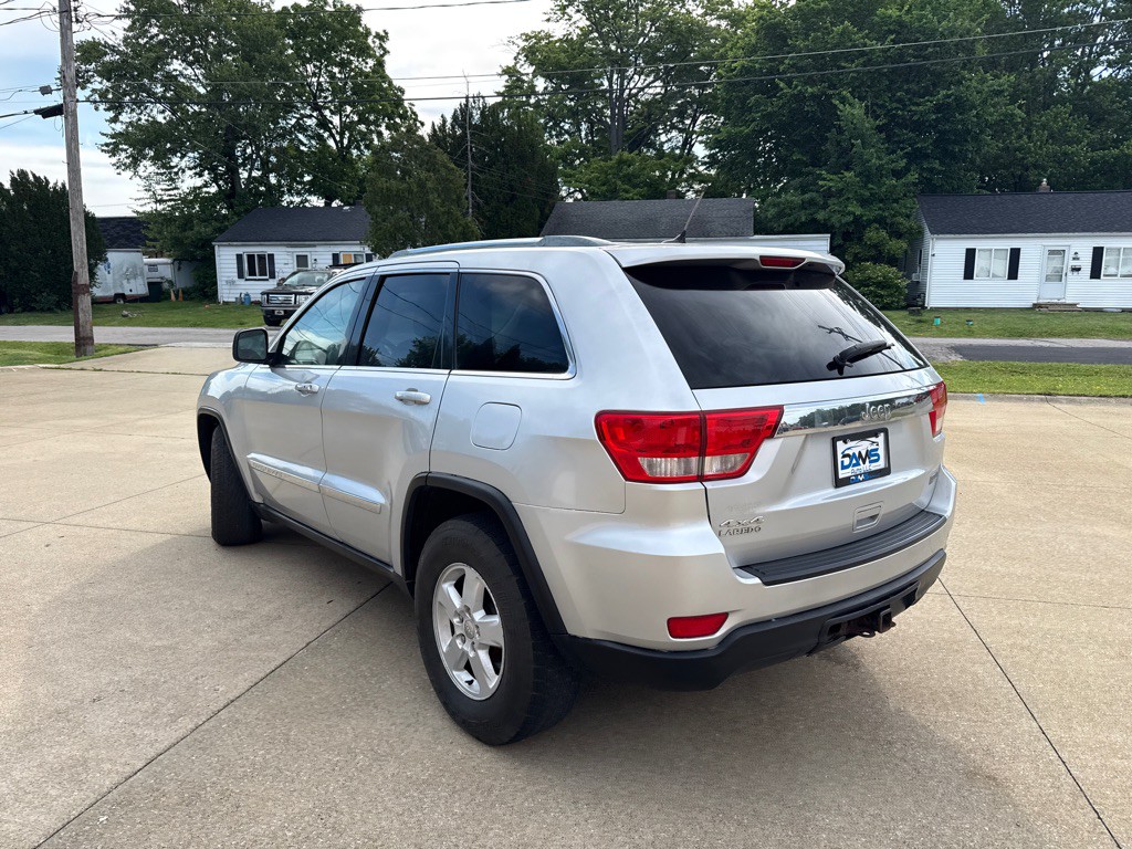 2012 Jeep Grand Cherokee Image 8