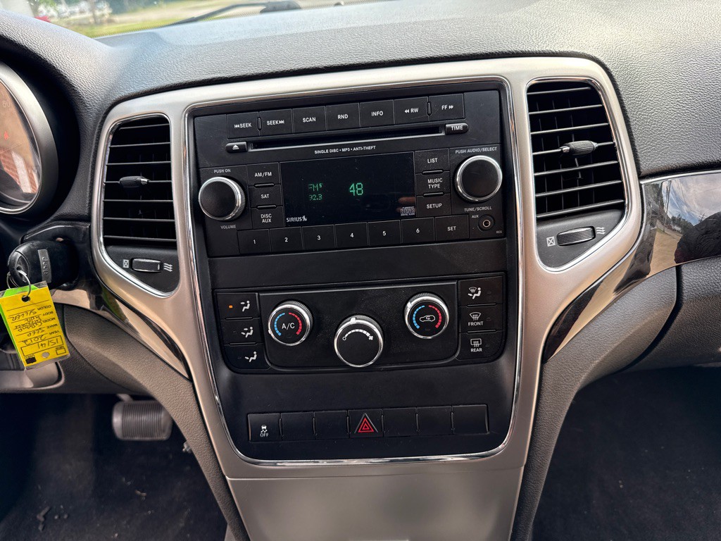 2012 Jeep Grand Cherokee Image 16