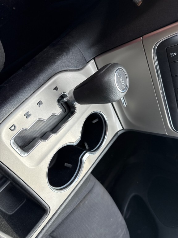 2012 Jeep Grand Cherokee Image 17