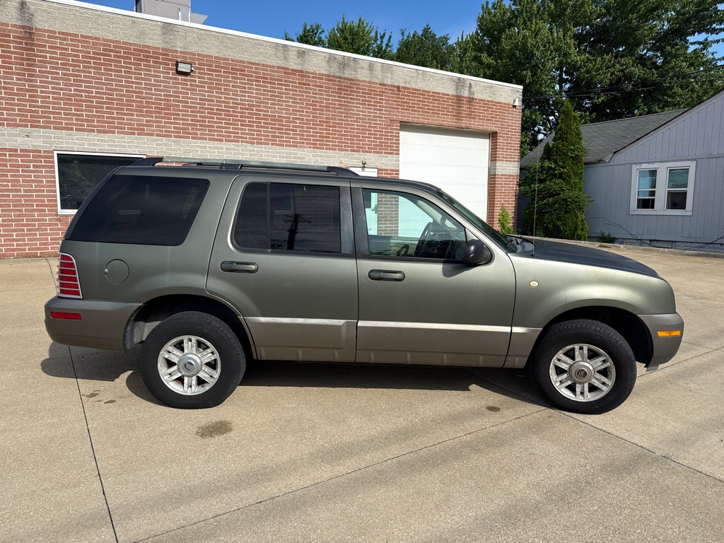 2004 Mercury Mountaineer Image 4