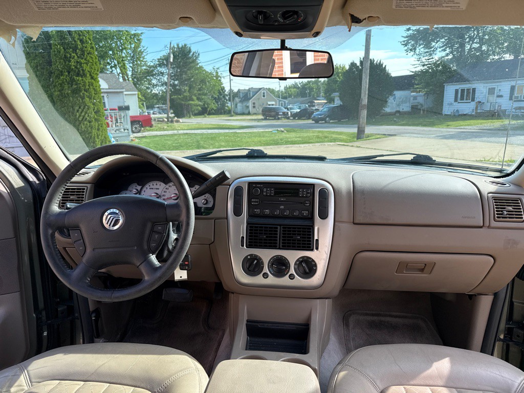 2004 Mercury Mountaineer Image 9