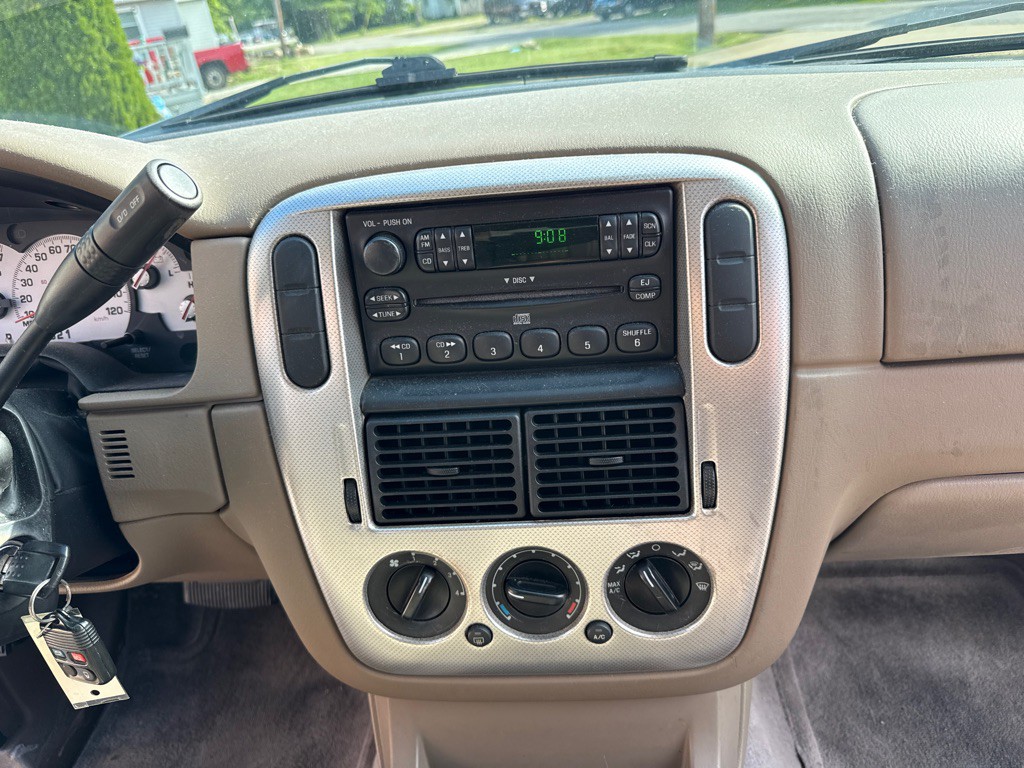 2004 Mercury Mountaineer Image 15