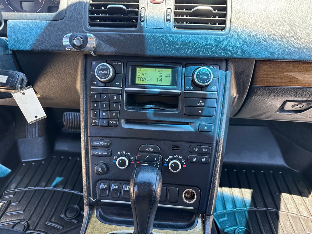 2009 Volvo XC90 Image 17