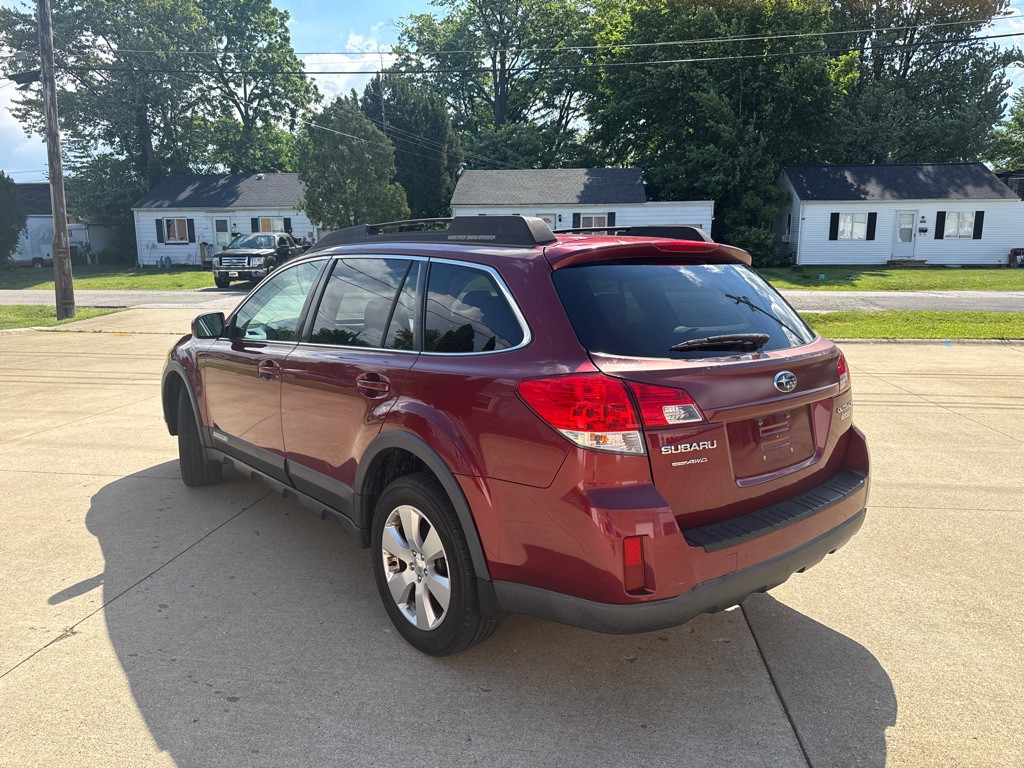 2011 Subaru Outback Image 8