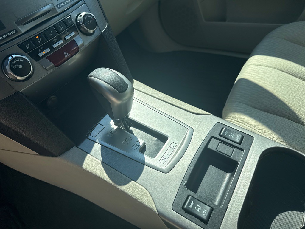 2011 Subaru Outback Image 15