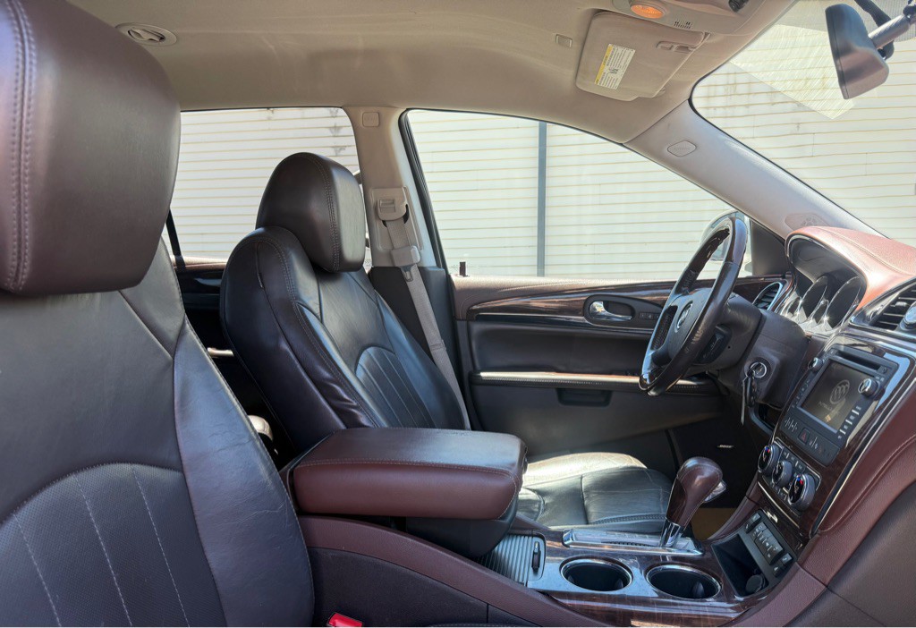 2017 Buick Enclave Image 8