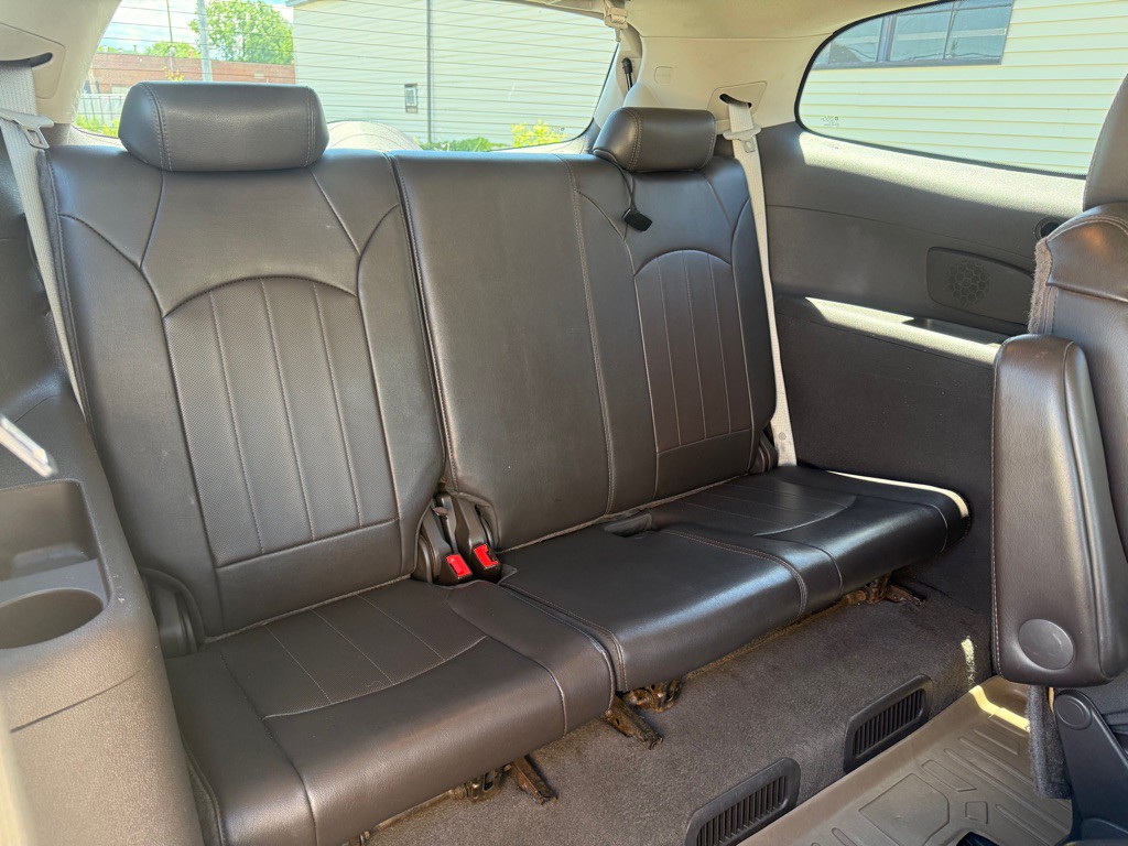 2017 Buick Enclave Image 11