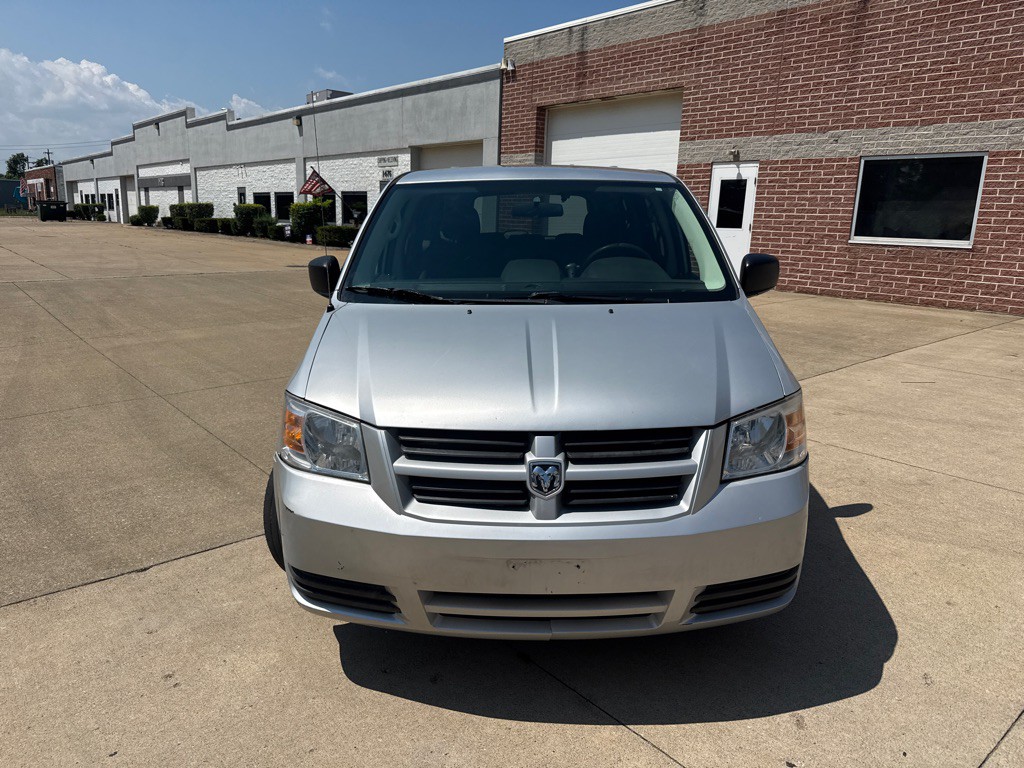 2009 Dodge Grand Caravan Image 2