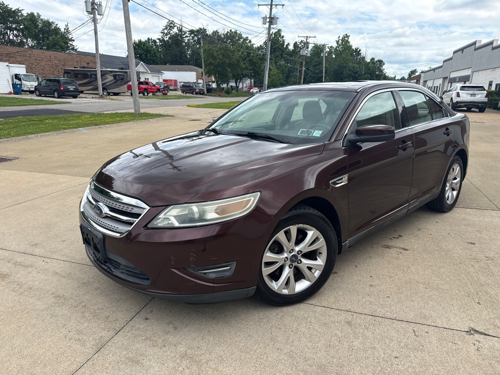 2010 Ford Taurus Image 1