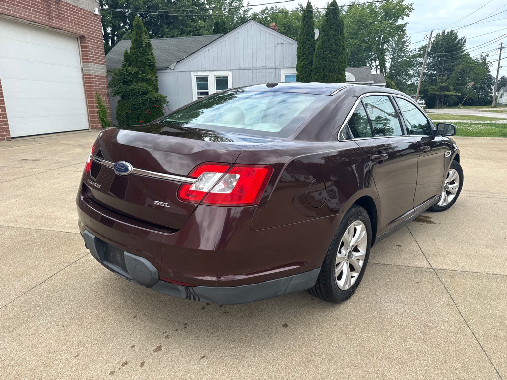 2010 Ford Taurus Image 6