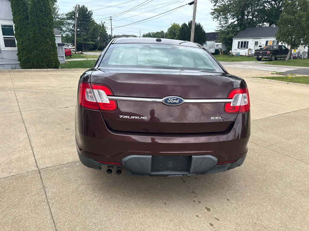 2010 Ford Taurus Image 7