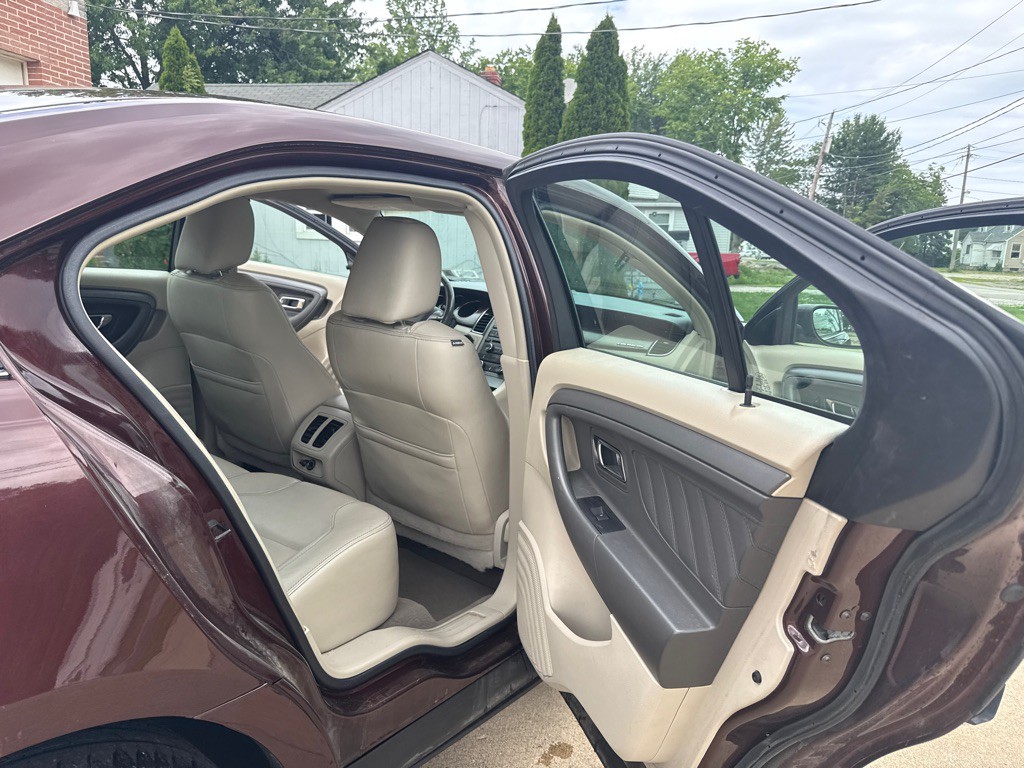 2010 Ford Taurus Image 13