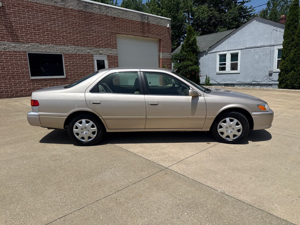 2000 Toyota Camry Image 4