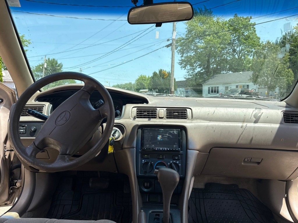 2000 Toyota Camry Image 9