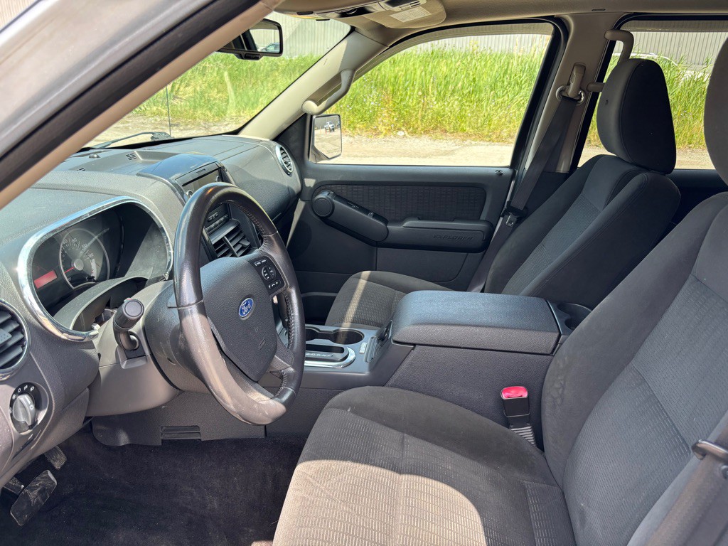 2009 Ford Explorer Image 9