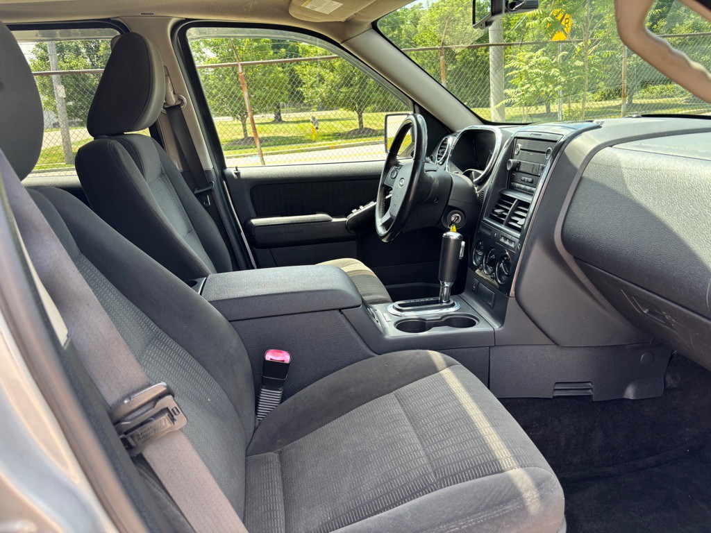 2009 Ford Explorer Image 10