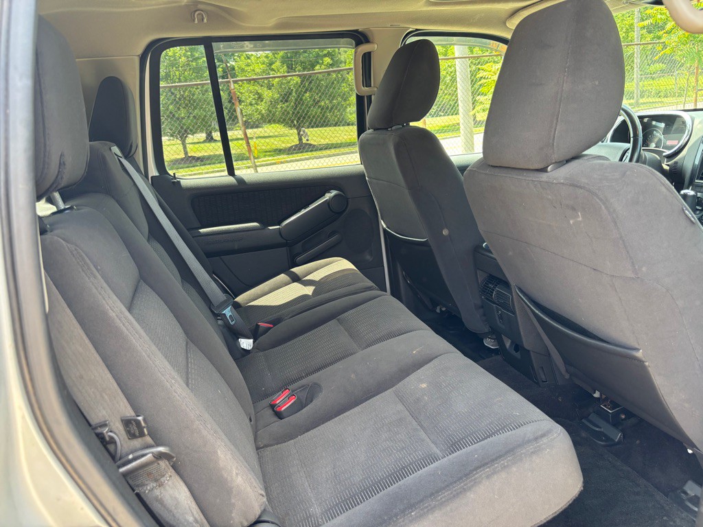 2009 Ford Explorer Image 12