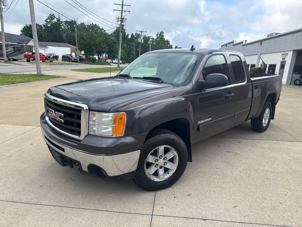 2011 GMC Sierra Image 1