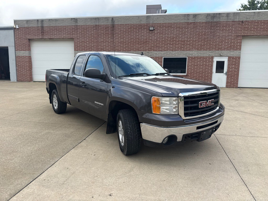 2011 GMC Sierra Image 3