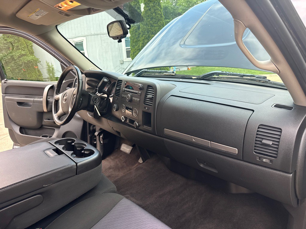 2011 GMC Sierra Image 11