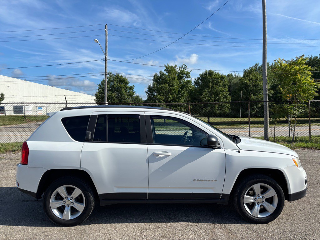 2013 Jeep Compass Image 2