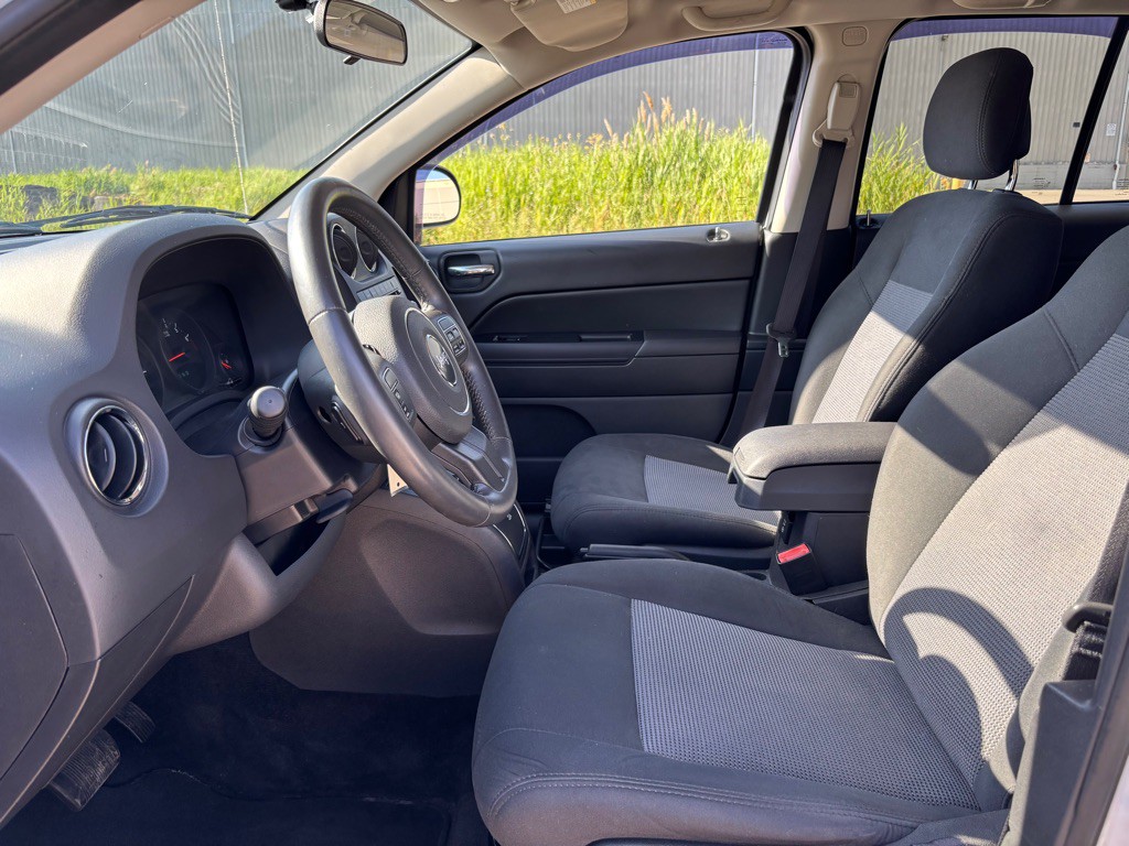 2013 Jeep Compass Image 9