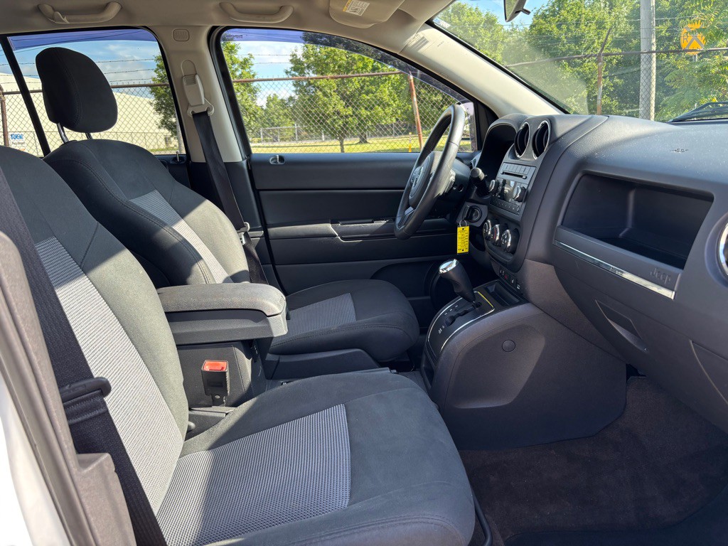 2013 Jeep Compass Image 10
